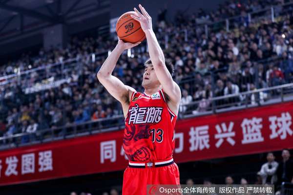 郭艾伦遭遇熟人诈骗 媒体人：这事儿荒唐得让人哭笑不得